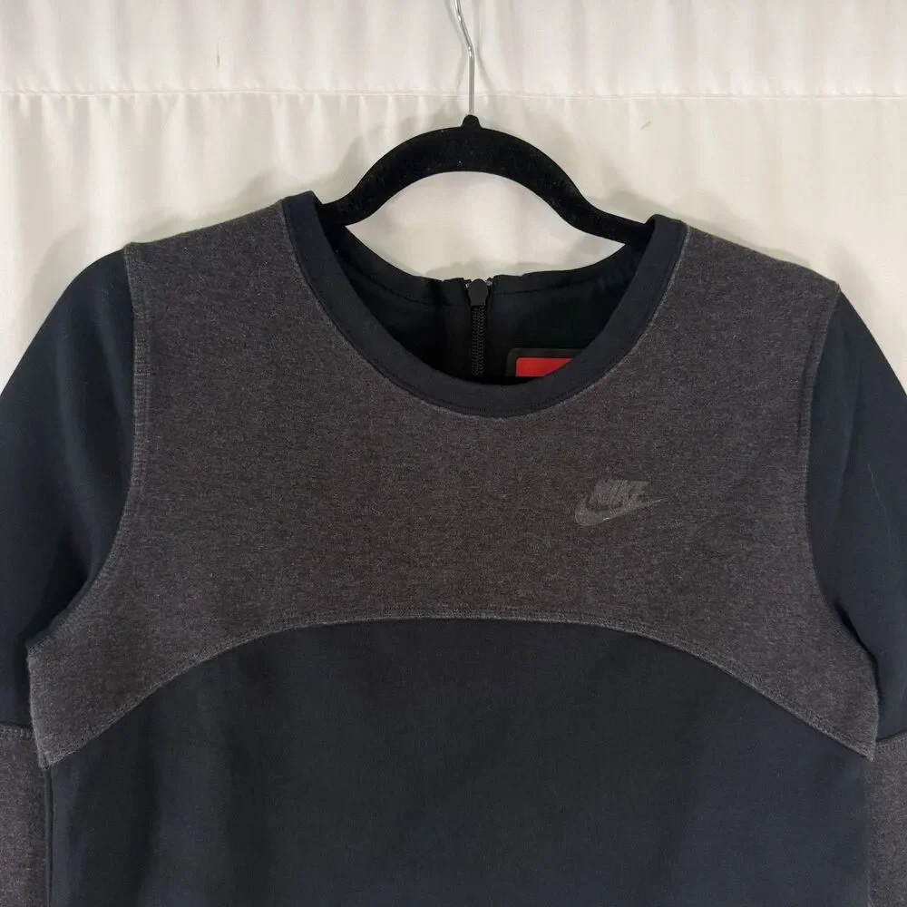 Nike Cropped Sweater Women's Medium Grey Black Zip Back Round Neck Long Sleeve